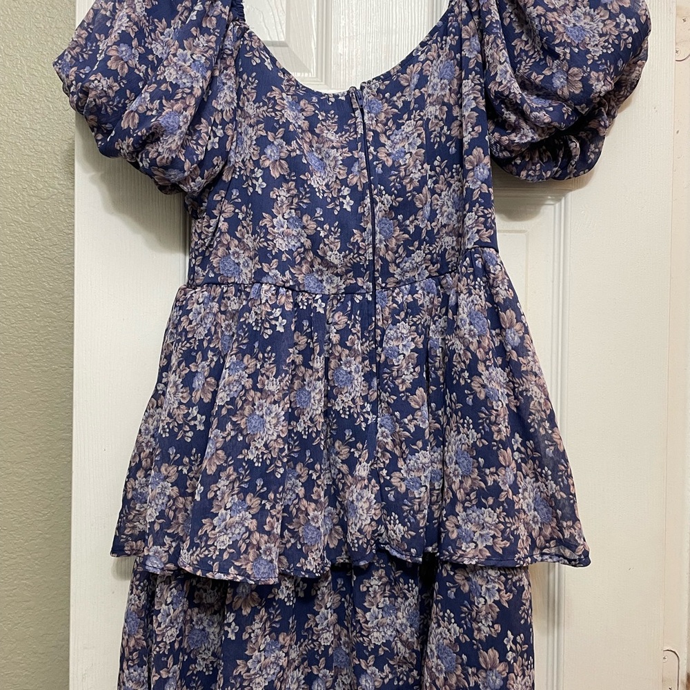 Francesca’s Puff Sleeve Mini Dress